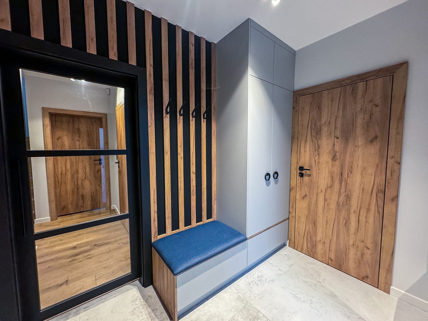 lamele w przedpokoju